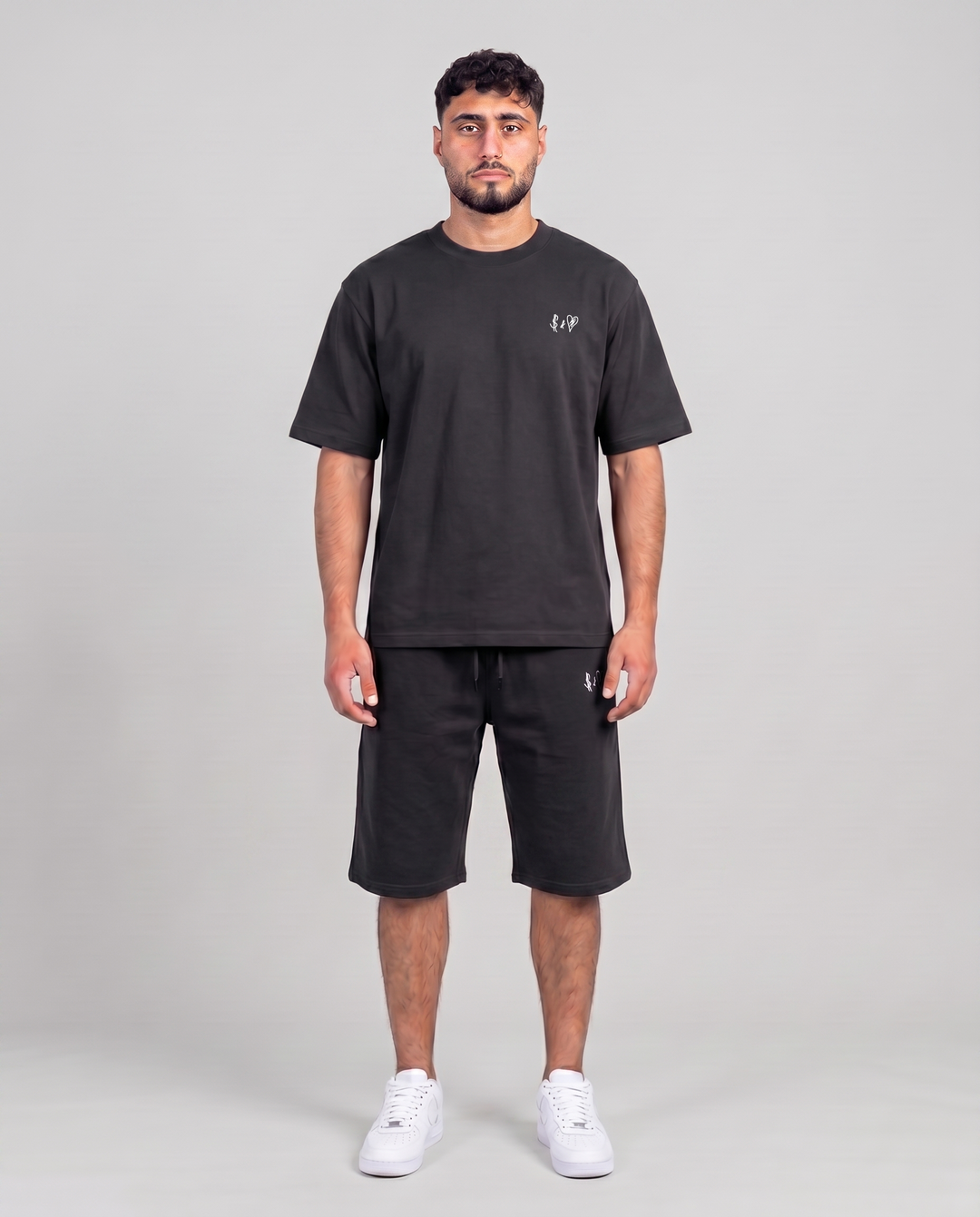 SUMMER BASICS BLACK T-SHIRT