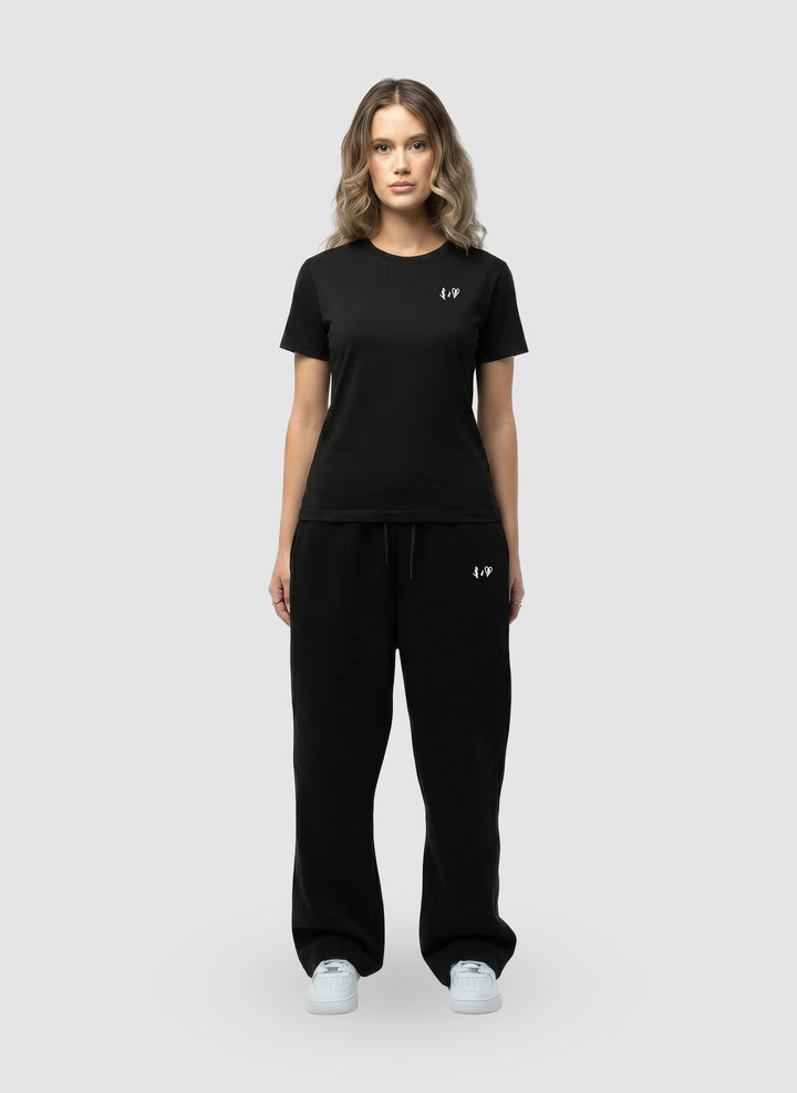 BASIC BLACK SLIM TEE