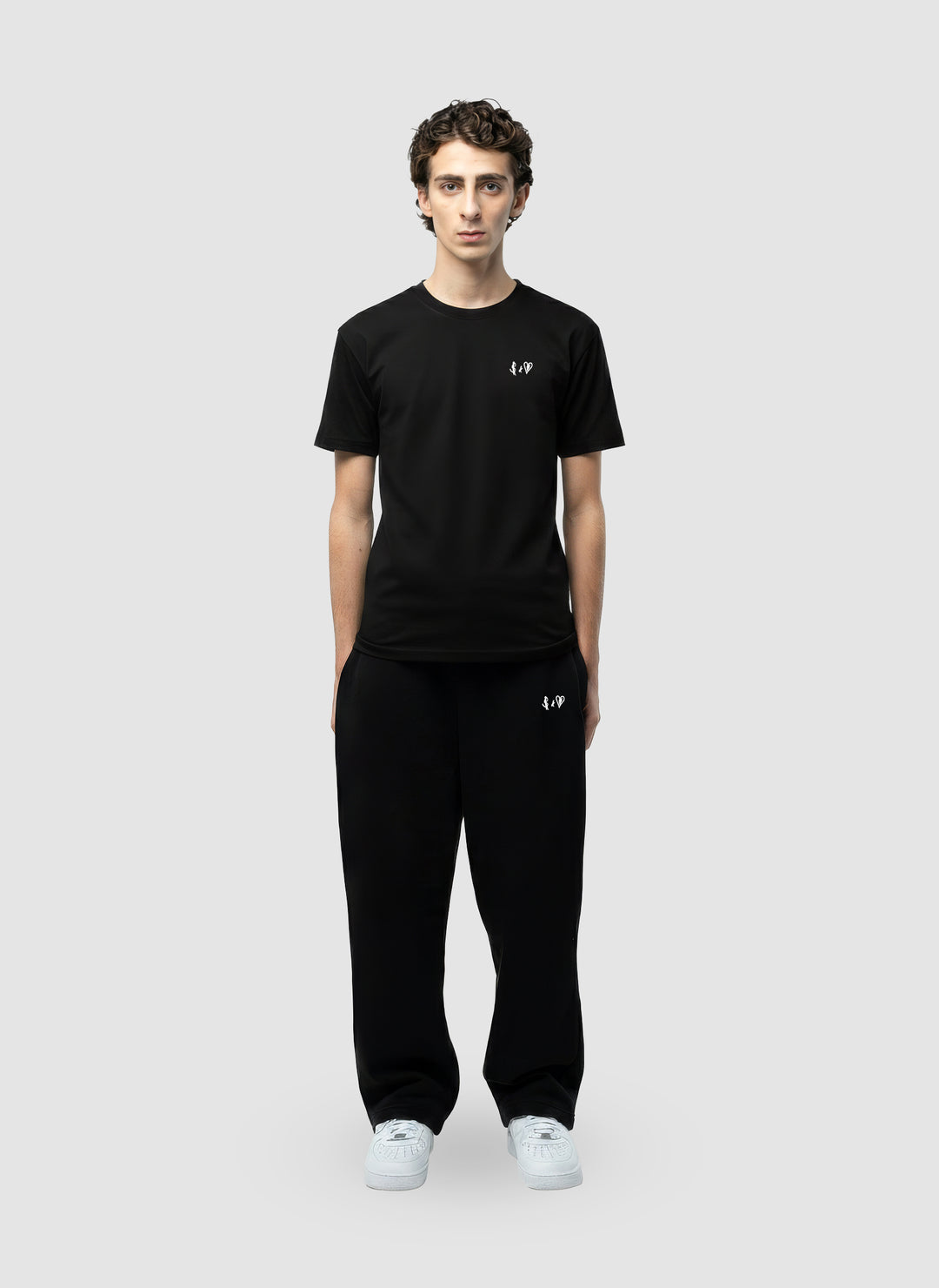 BASIC BLACK SLIM TEE