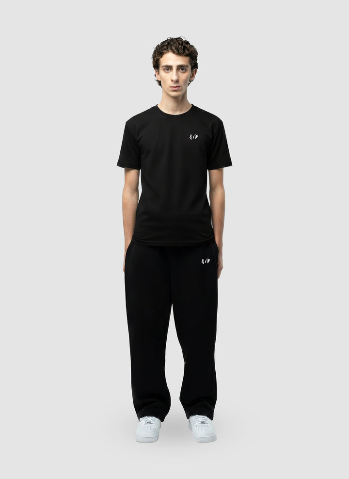 BASIC BLACK SLIM TEE