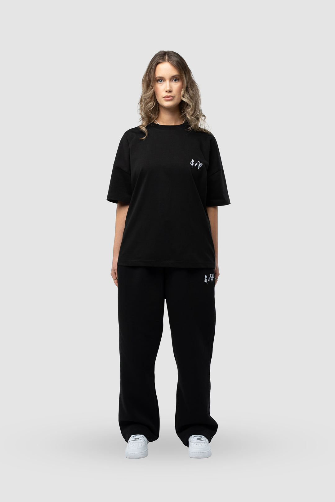 BASIC BLACK T-SHIRT