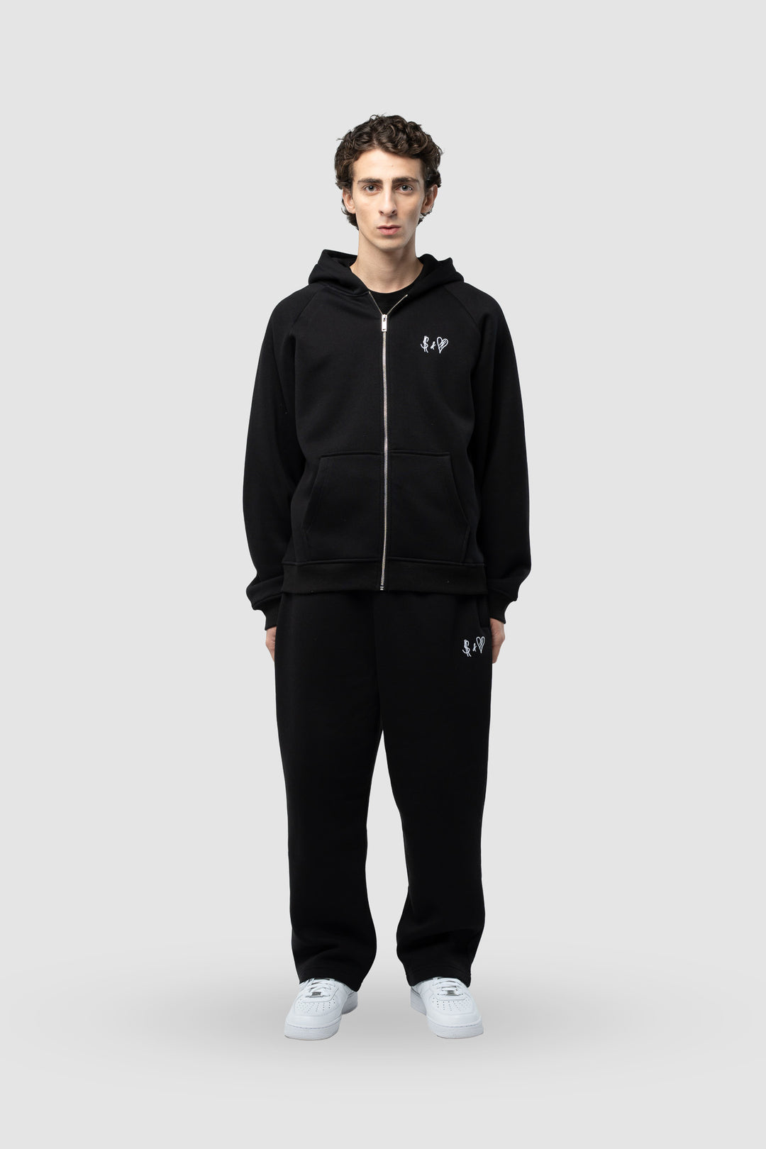 BASIC BLACK ZIP-HOODIE