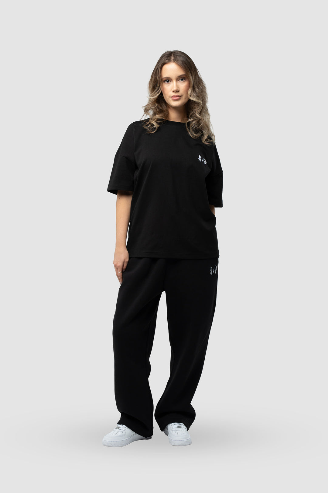 BASIC BLACK T-SHIRT