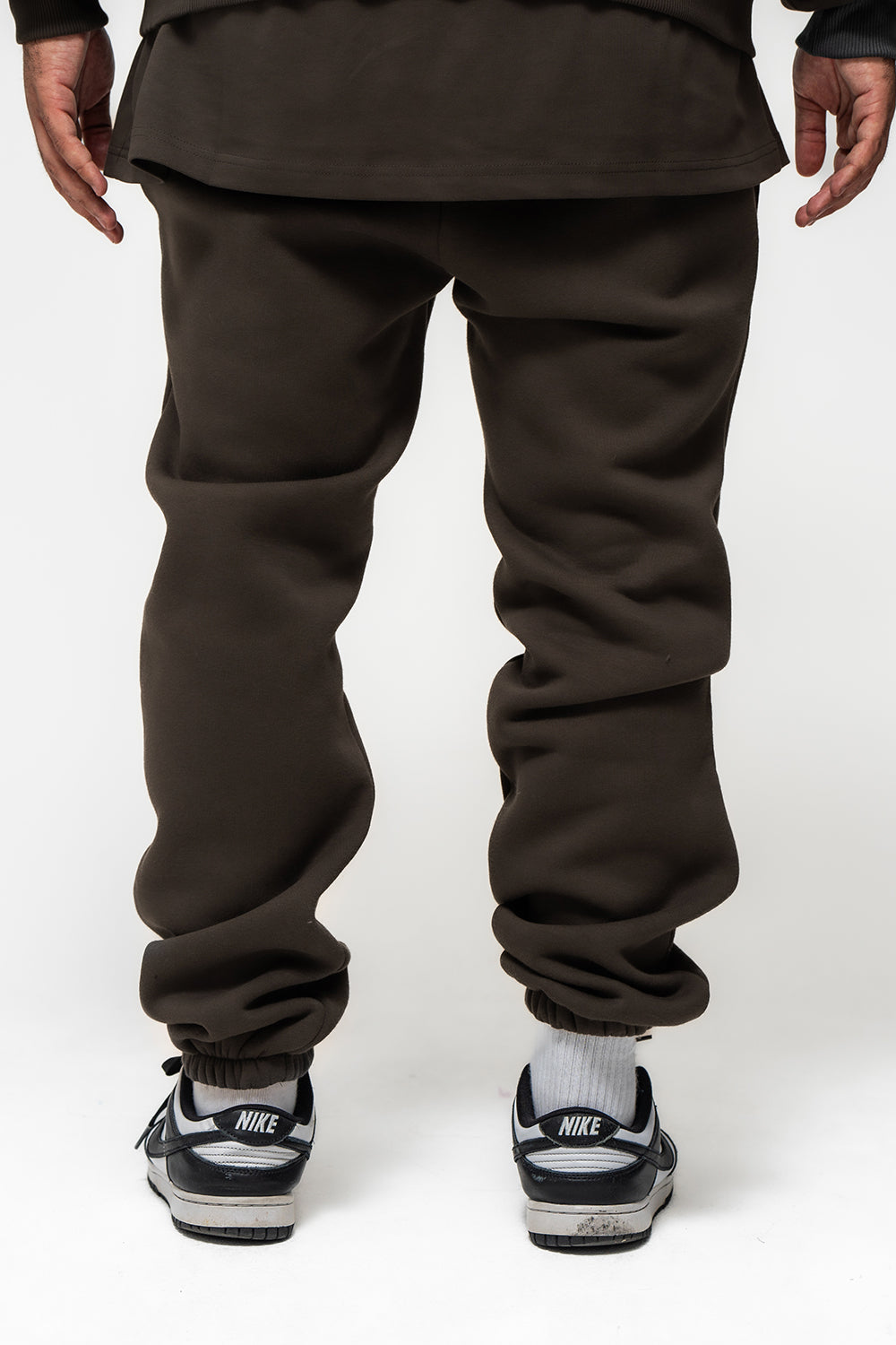 Basic Jogger Dark Brown Logo