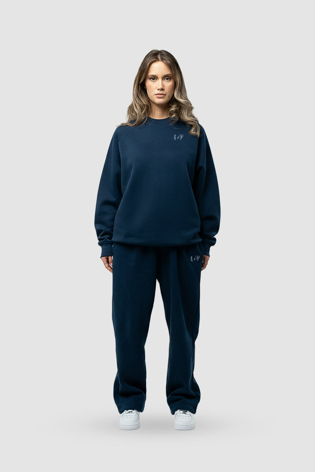 BASIC NAVY BLUE SWEATER